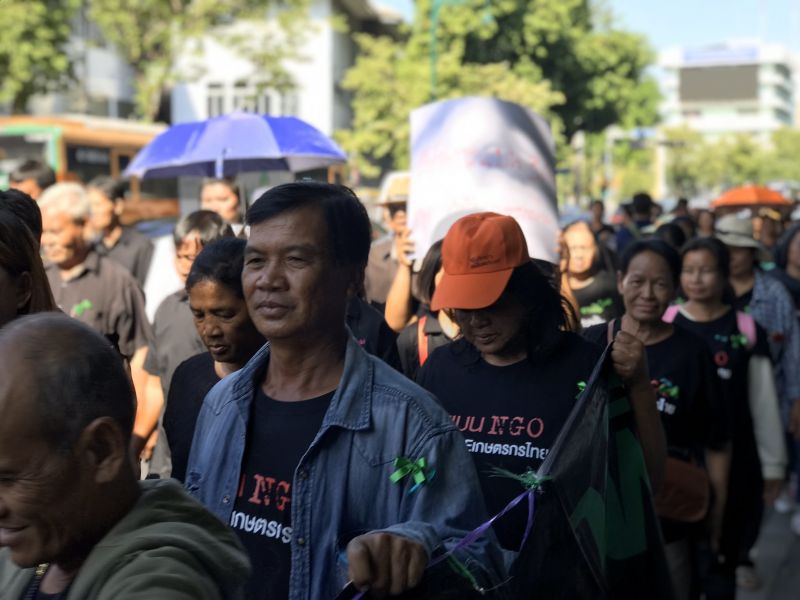 มาแล้ว! ม็อบเกษตรกรชุดดำค้านแบน 3 สาร