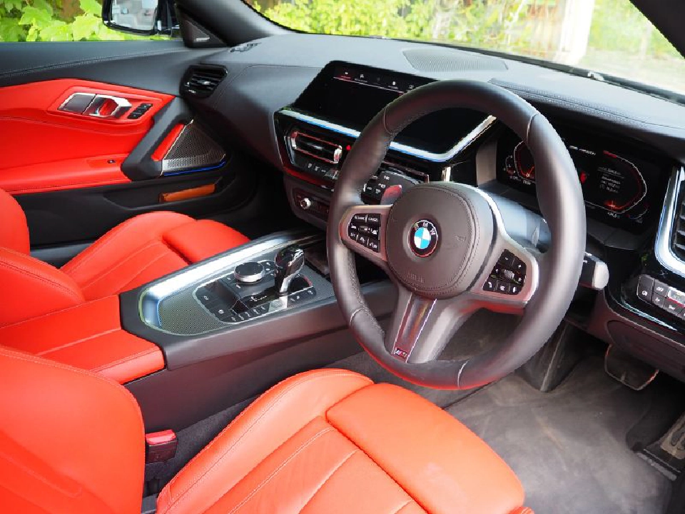 BMW Z4 M40i  หล่อ แรง เหนือเหตุผล