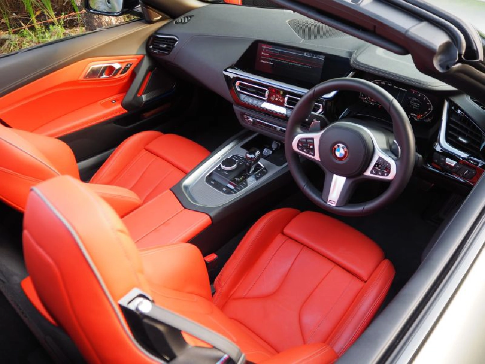 BMW Z4 M40i  หล่อ แรง เหนือเหตุผล