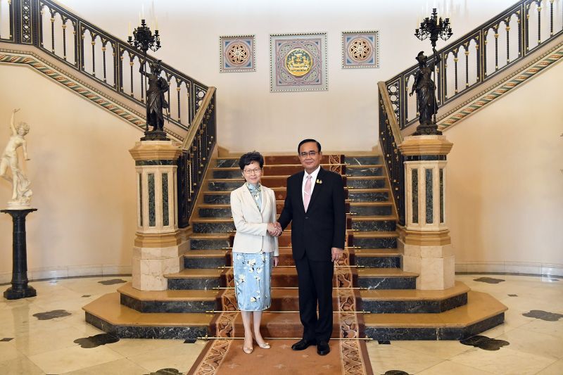    “นายกฯ”ให้กำลังใจ“แคร์รี หล่ำ”แก้ปัญหาม็อบอย่างสันติ