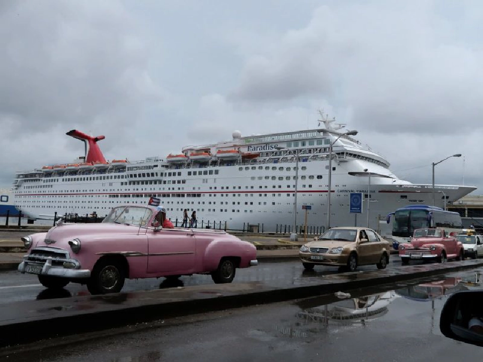 อุตสาหกรรมการท่องเที่ยวและโรงแรม สร้างรายได้หลักให้ประเทศกว่า 74%