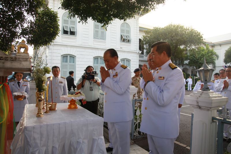 มท.2 วางพวงมาลาถวายสักการะพระอนุสาวรีย์สมเด็จฯ กรมพระยาดำรงราชานุภาพ