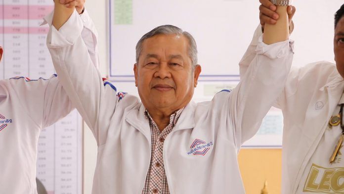 สมศักดิ์ คุณเงิน  