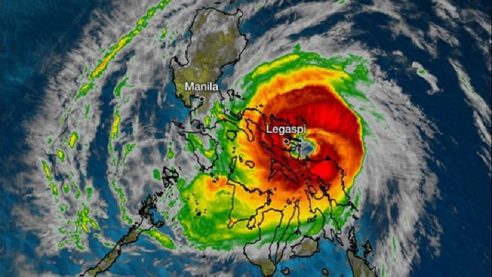 ยกเลิก 500 ไฟลต์ ไต้ฝุ่นถล่มมะนิลา