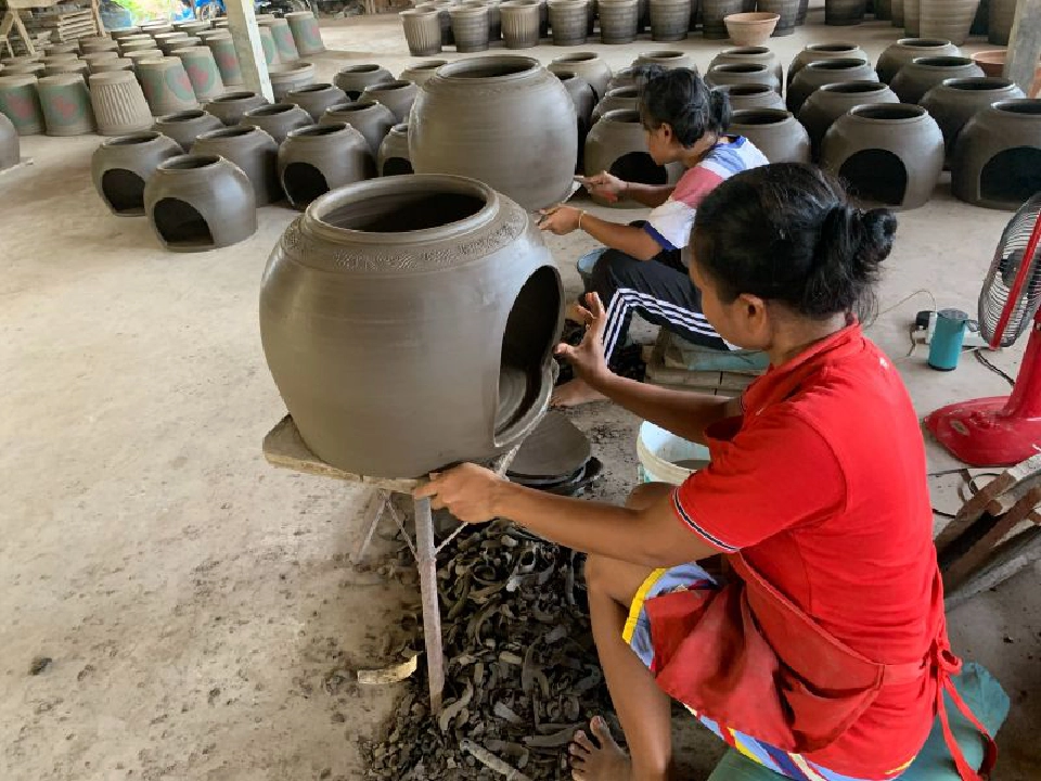 ‘โอ่งแมว’ ไอเทมสู้ร้อน  เจาะกลุ่มทาสแมว