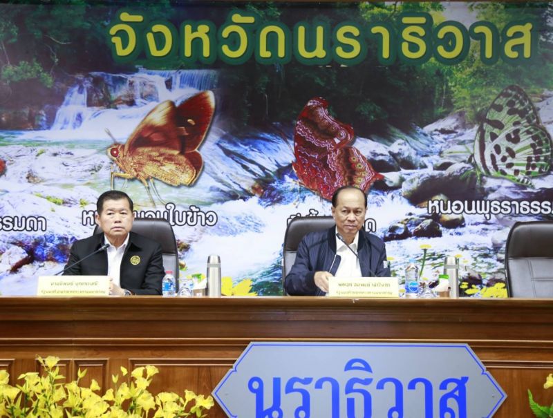 มท.2 เยี่ยมเยียนให้กำลังใจผู้ประสบอุทกภัย