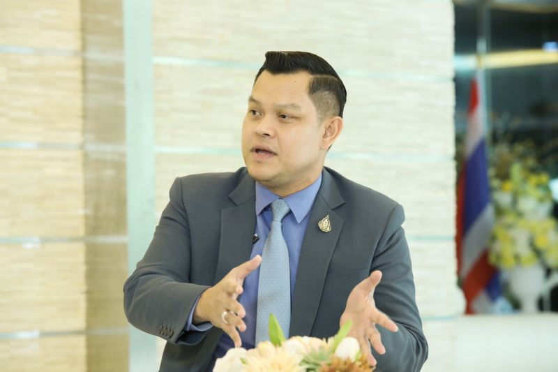 แนะ"สุดารัตน์"แก้รอยร้าวในพรรคดีกว่าใส่ร้ายรัฐบาล
