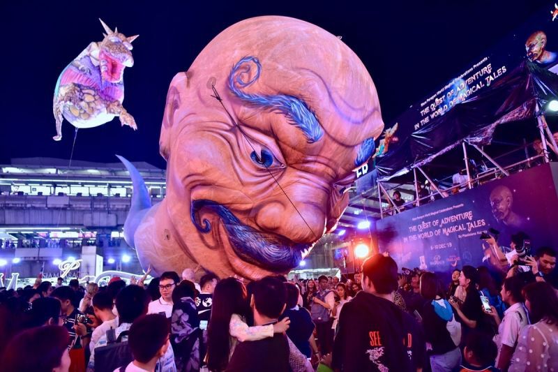 รีบพาคนรักไปดู "บอลลูนยักษ์แฟนตาซี" หน้าพารากอน