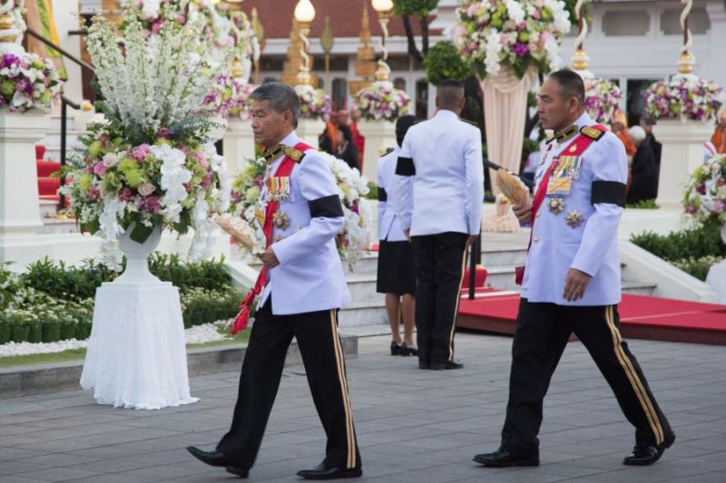 'ในหลวง-ราชินี' เสด็จฯพระราชทานเพลิงศพ 'พล.อ.เปรม'