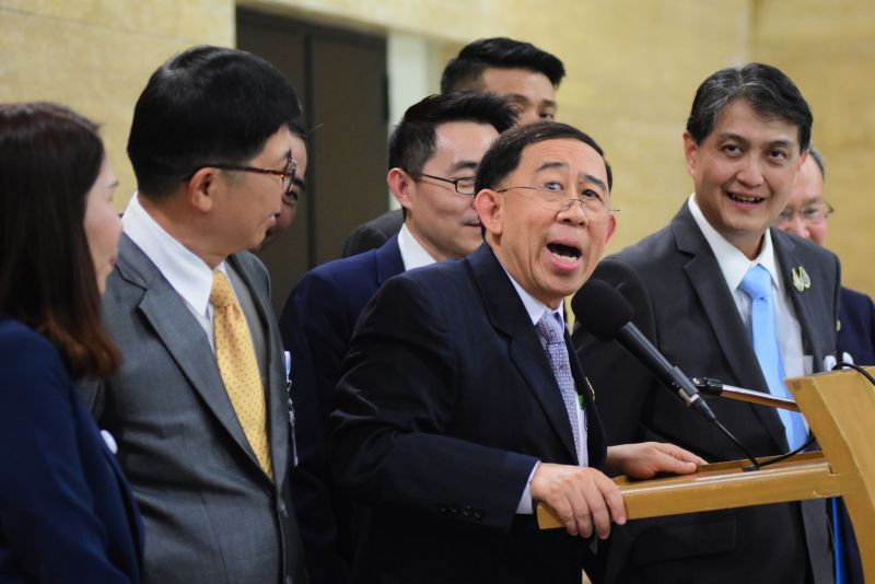 “มิ่งขวัญ”ยันร่วมฝ่ายค้าน  ไม่รู้ 5ส.ส.จะร่วมรัฐบาล