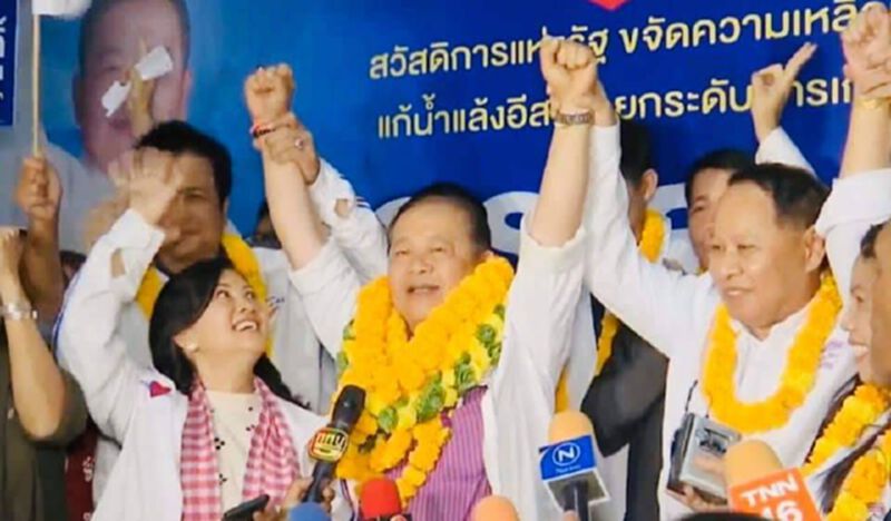 “สมศักดิ์”กวาดกว่า4หมื่นคะแนน ทิ้งห่าง”ธนิก”2พัน “สมศักดิ์”กวาดกว่า4หมื่นคะแนน ทิ้งห่าง”ธนิก”2พัน