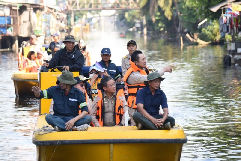 ก.อุตฯวัดคุณภาพน้ำคลองเปรมฯก่อนติดตั้งเครื่องกรอง