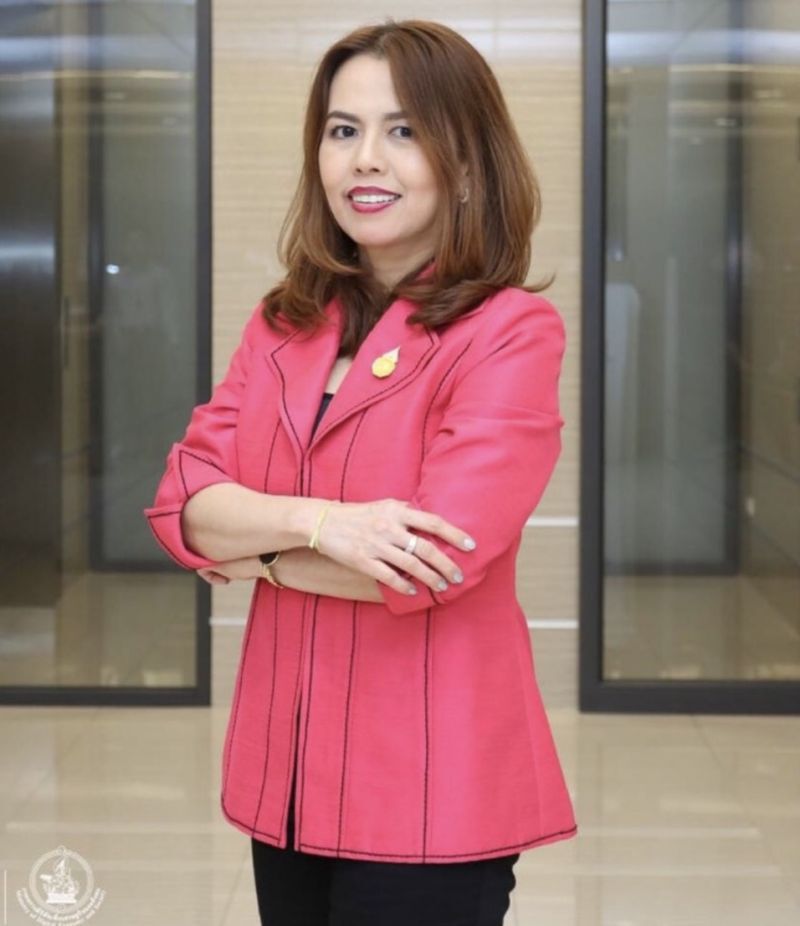 รองศาสตราจารย์ อักษรศรี พานิชสาส์น