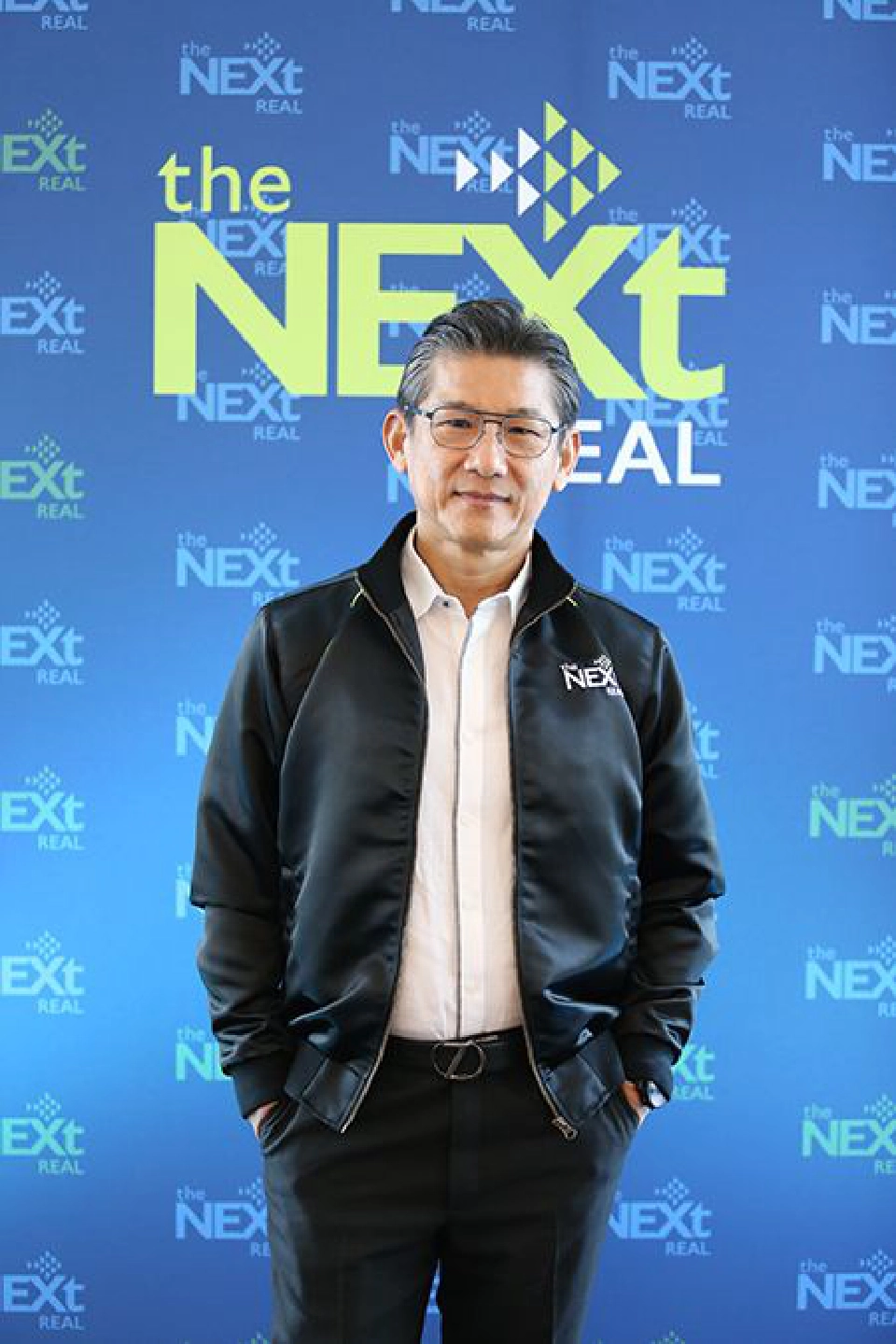 มีศักดิ์  ชุณหรักษ์โชติ  กรรมการผู้จัดการ  บริษัท ไลฟ์ แอนด์ ลิฟวิ่ง จำกัด