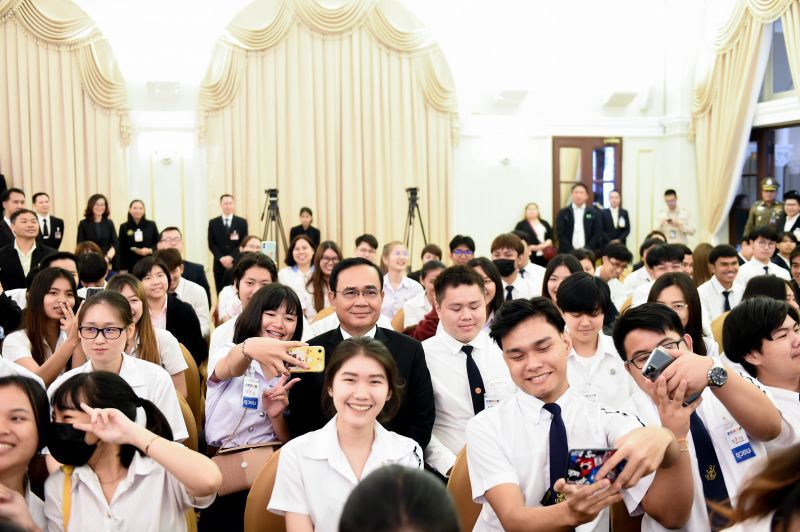 “ลุงดุ” ทั้งเชียร์ทั้งไล่  ก็ไม่ทำให้ประเทศเดินหน้า