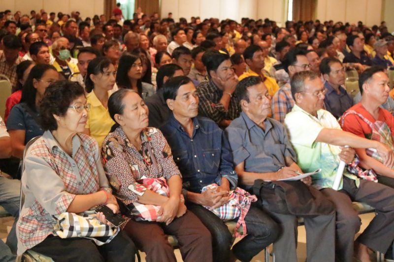 ‘ประภัตร’ นำทีมลุยนครปฐม ดันเกษตรสร้างชาติ สู้ภัยแล้ง
