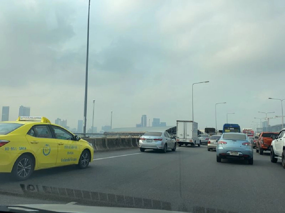 เช็คคุณภาพอากาศเช้านี้ “6 เขตกทม.-นนทบุรี” รับศึกหนักฝุ่นพิษ