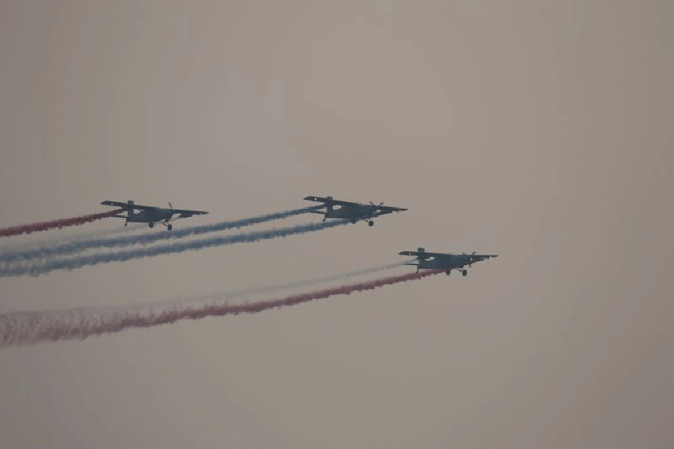 'ในหลวง-พระราชินี'เสด็จฯพิธีสวนสนามถวายสัตย์ปฏิญาณทหาร-ตำรวจ เนื่องในพระราชพิธีบรมราชาภิเษกฯและวันกองทัพไทย