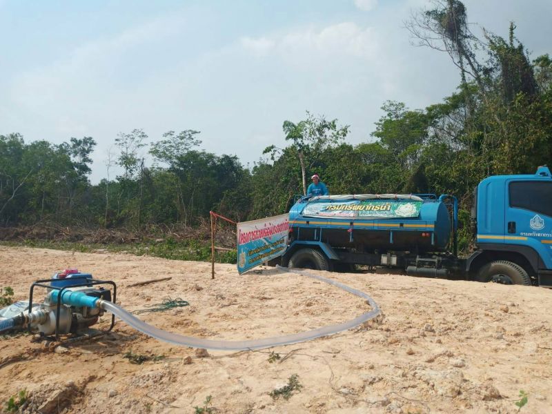  เร่งแจกน้ำ 8 แสนลิตร ช่วยล้านคนสู้ภัยแล้ง