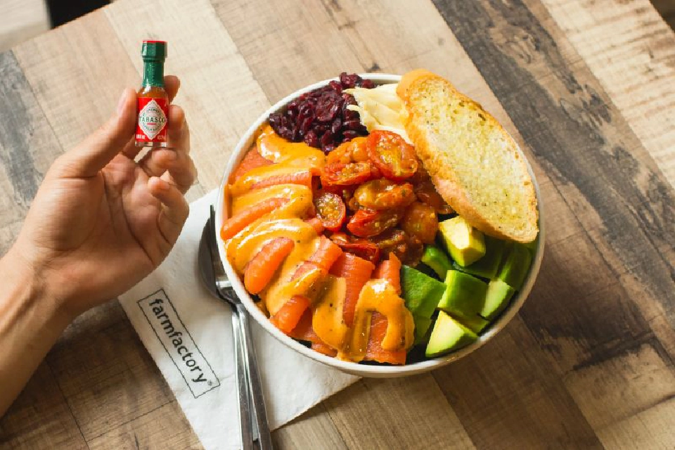 Farm factory  สร้างความต่างให้จานสลัด  ปั้นธุรกิจยั่งยืน