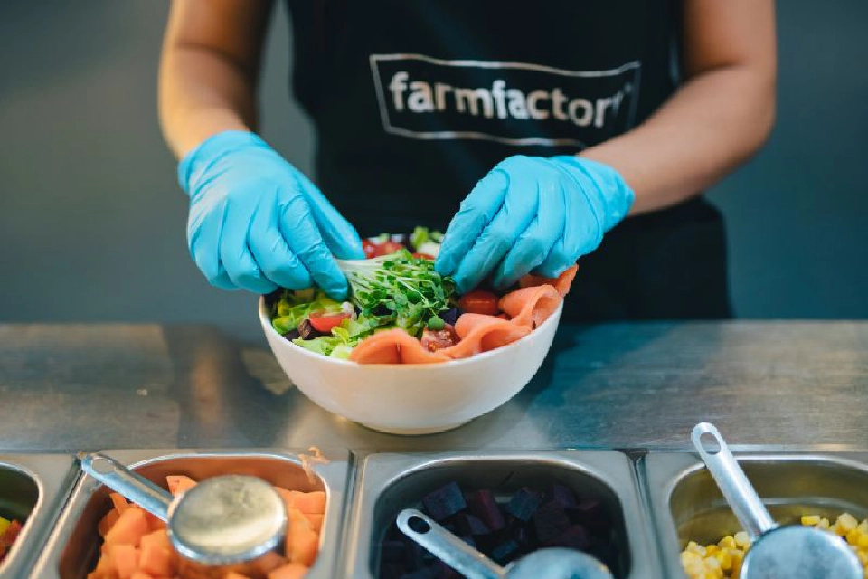 Farm factory  สร้างความต่างให้จานสลัด  ปั้นธุรกิจยั่งยืน