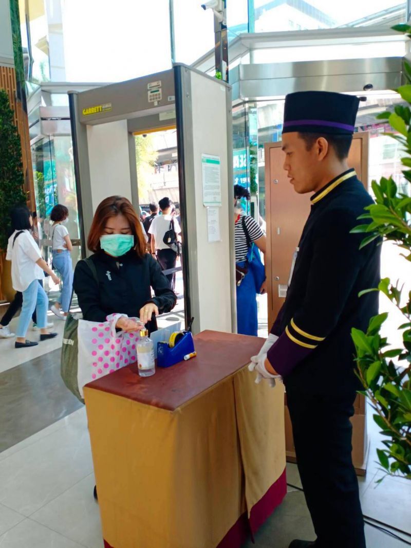 “ไอคอนสยาม-พารากอน”  ตั้งจุดฉุกเฉิน เฝ้าระวังไวรัสโคโรนา 