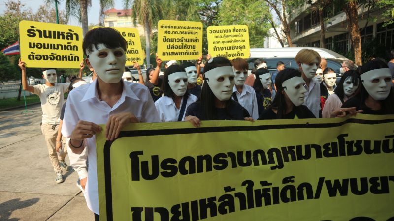 ยื่น"บิ๊กตู่"จัดการ 2 ร้านเหล้าร้อยเอ็ด 