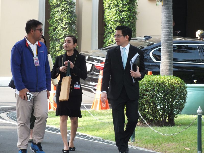 "บิ๊กตู่" หายป่วย นั่งหัวโต๊ะถกครม.เศรษฐกิจ
