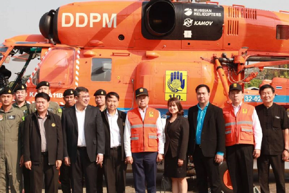 นิพนธ์ ตรวจเยี่ยมการฝึกบินควบคุมไฟป่า