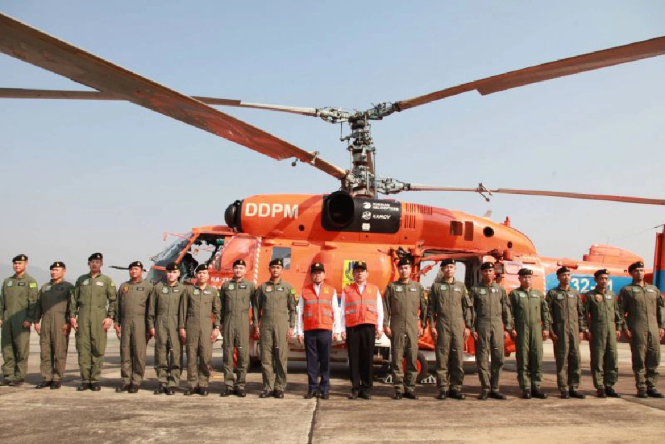 นิพนธ์ ตรวจเยี่ยมการฝึกบินควบคุมไฟป่า