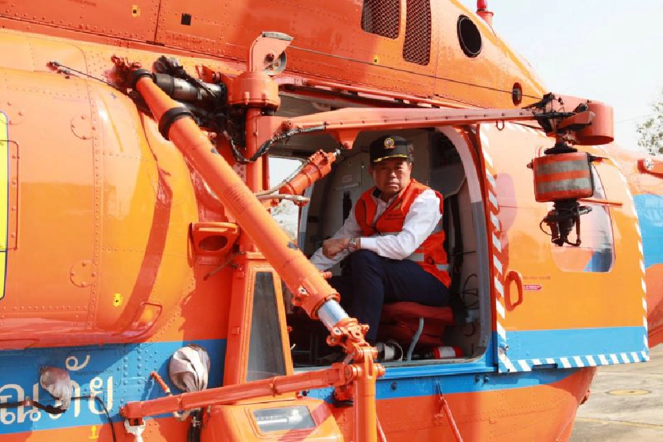 นิพนธ์ ตรวจเยี่ยมการฝึกบินควบคุมไฟป่า