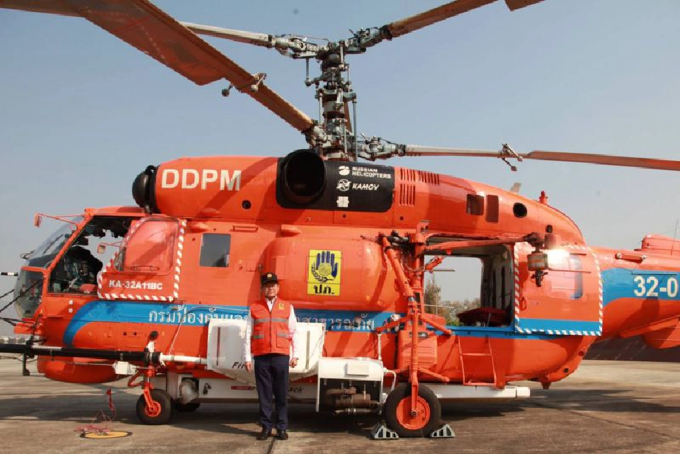 นิพนธ์ ตรวจเยี่ยมการฝึกบินควบคุมไฟป่า