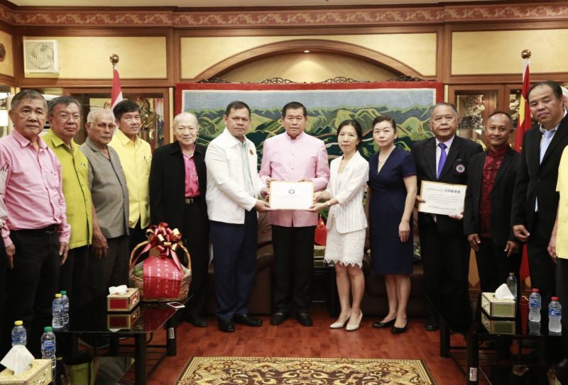 “นิพนธ์”นำทีม มอบเงินช่วยจีน สู้ไวรัสโคโรนา