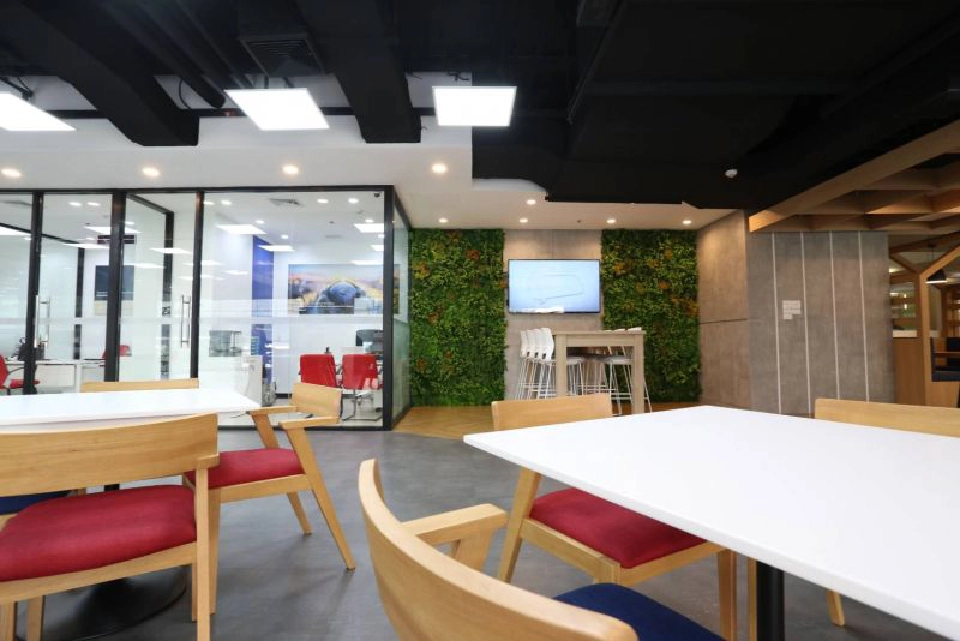 วอลล์สตรีท อิงลิช ปักหมุดสีลม ปั้น Co Learning Space