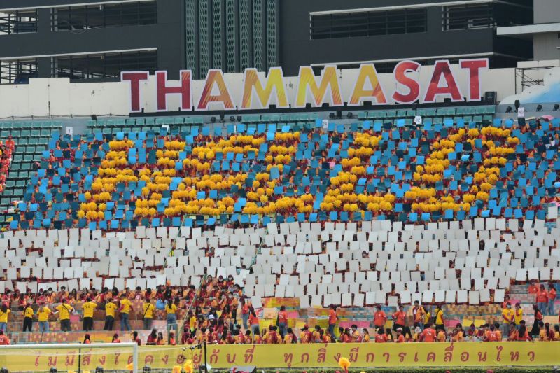 ประมวลภาพล้อการเมือง ฟุตบอลประเพณี จุฬาฯ-ธรรมศาสตร์ 