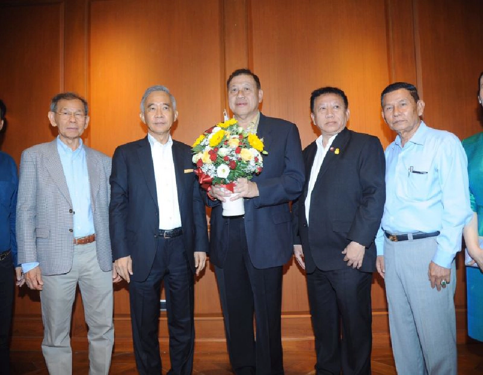 “ทูลกระหม่อม”พระราชทานแจกันดอกไม้วันเกิด“สุวัจน์”