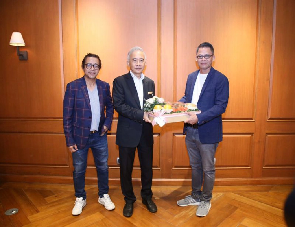 “ทูลกระหม่อม”พระราชทานแจกันดอกไม้วันเกิด“สุวัจน์”