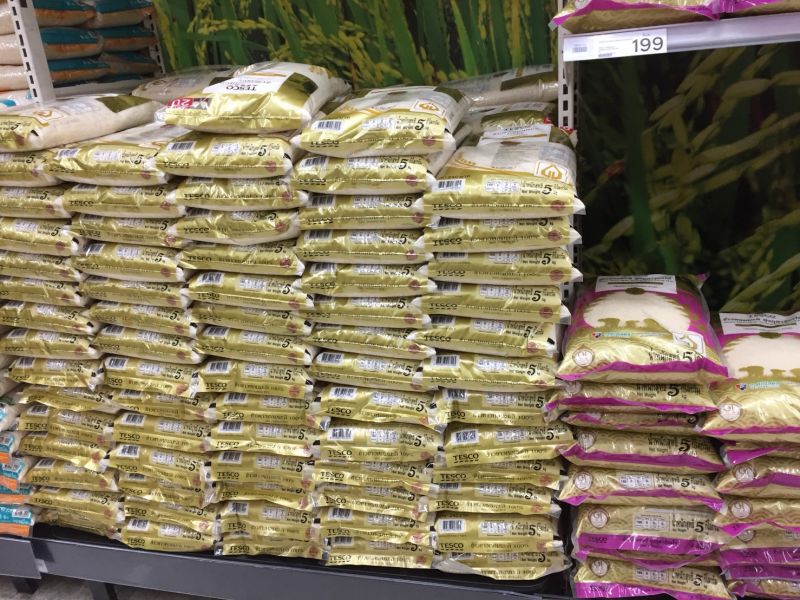 กัดฟันแล้ง “ดันราคาข้าวพุ่ง-เดี้ยงกำลังซื้อหด”