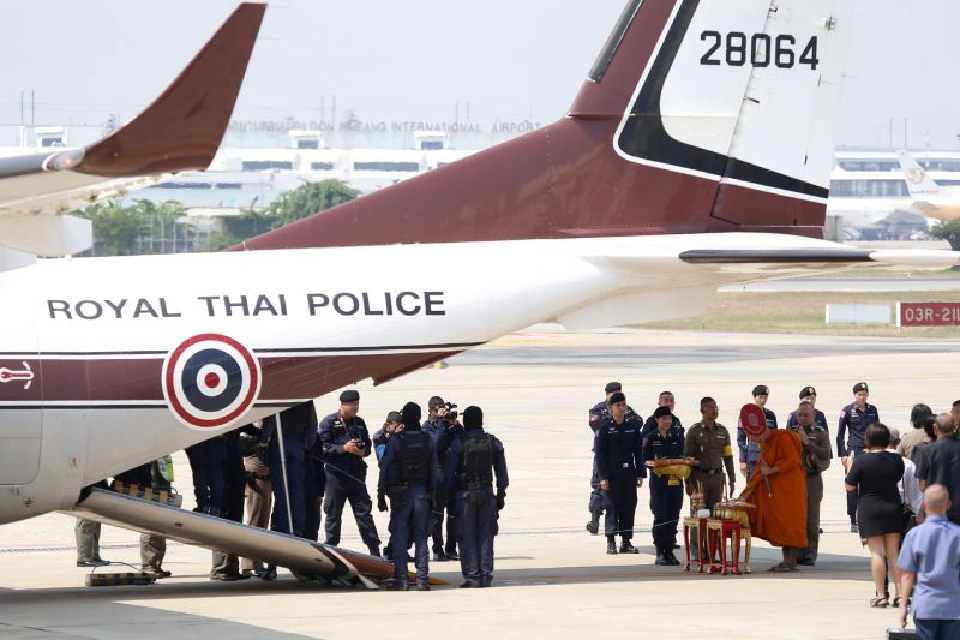 กองเกียรติยศรับร่าง 2 วีรบุรุษหน่วยอรินทราช 26 อย่างสมเกียรติ 