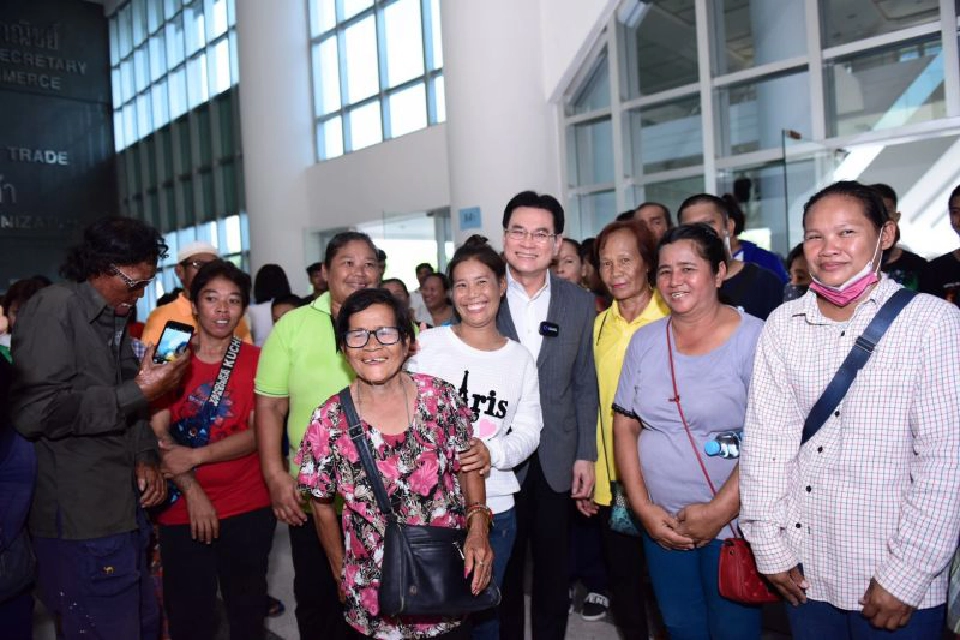 “ซาเล้ง”เฮ รง.ประกันรับซื้อขยะกระดาษ 2 บาทต่อกก.