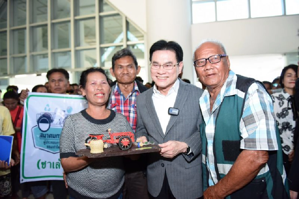 “ซาเล้ง”เฮ รง.ประกันรับซื้อขยะกระดาษ 2 บาทต่อกก.