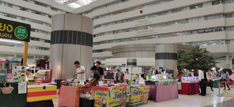 คุมเข้มหน้าศาลรธน. เตรียมถ่ายทอดสดบ่ายสาม