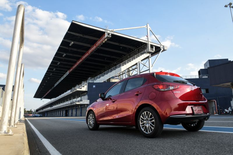 MAZDA 2 มองสวย-ขับแล้วรักเลย