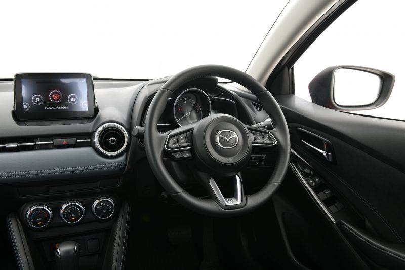 MAZDA 2 มองสวย-ขับแล้วรักเลย