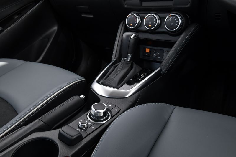 MAZDA 2 มองสวย-ขับแล้วรักเลย