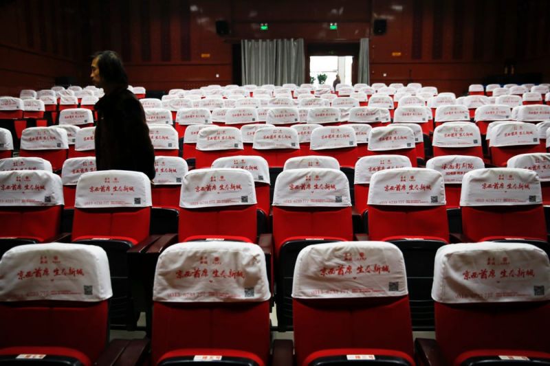 การแพร่ระบาดของไวรัสโคโรนาสายพันธุ์ใหม่ทำให้โรงภาพยนตร์เกือบ 70,000 แห่งในประเทศจีนยังคงปิดบริการ คาดว่าความสูญเสียเชิงรายได้อยู่ที่ระดับ 1,000 ล้านดอลลาร์แล้วในขณะนี้