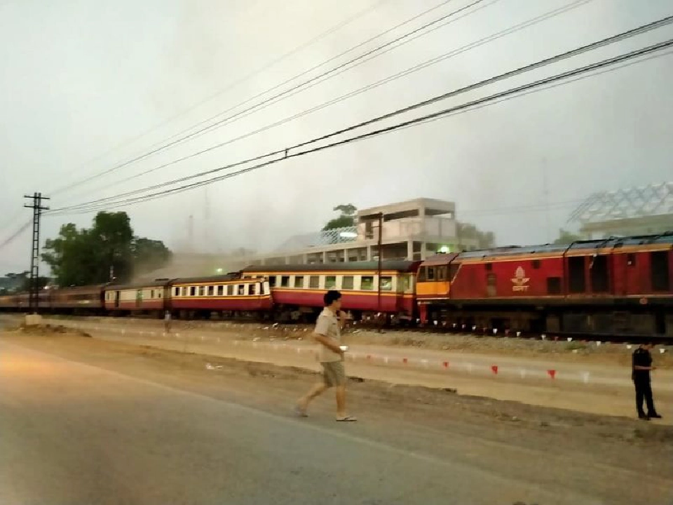 เร่งสอบ เหตุ "รถไฟชนกัน" ที่ราชบุรี