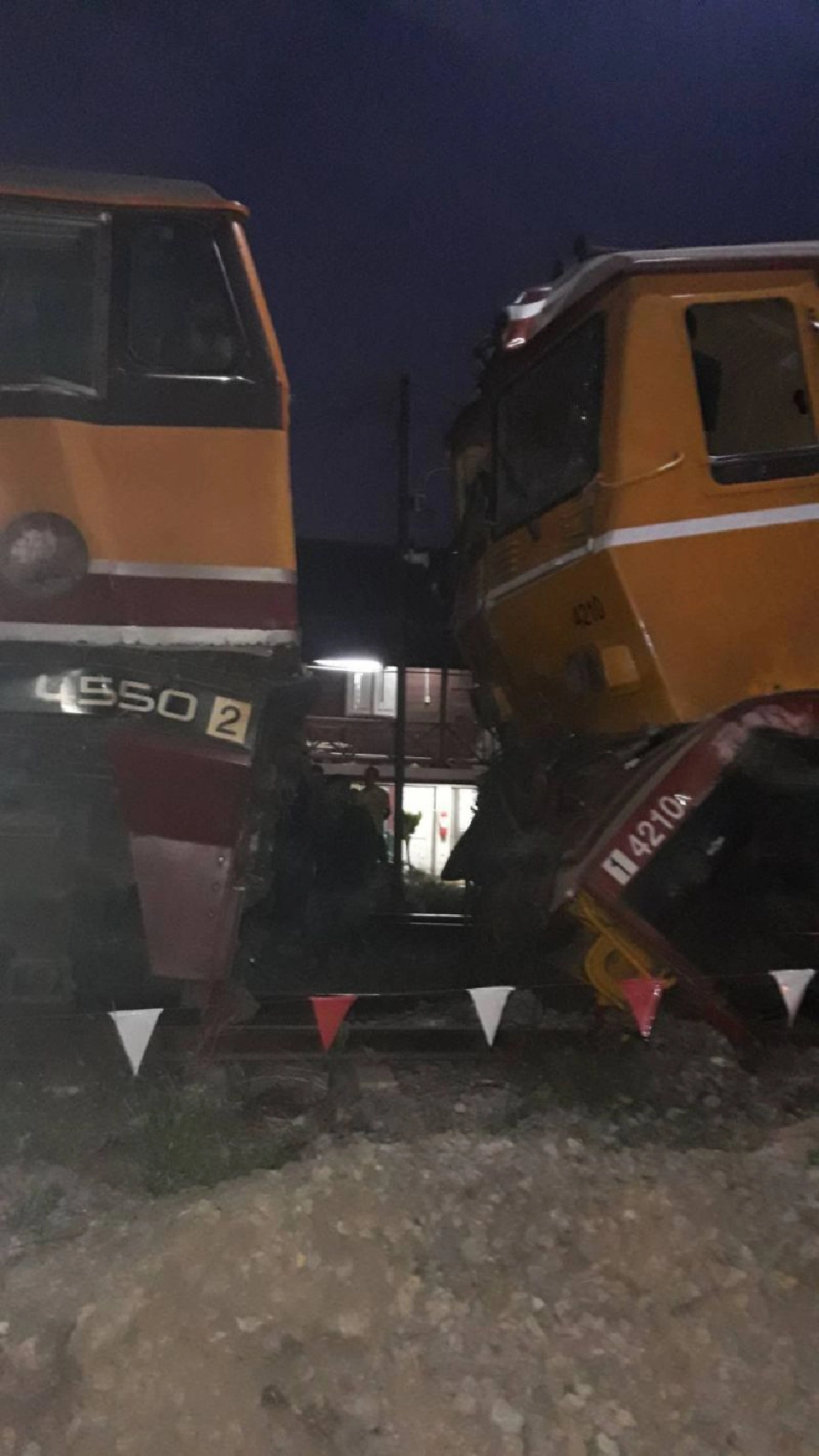 เร่งสอบ เหตุ "รถไฟชนกัน" ที่ราชบุรี