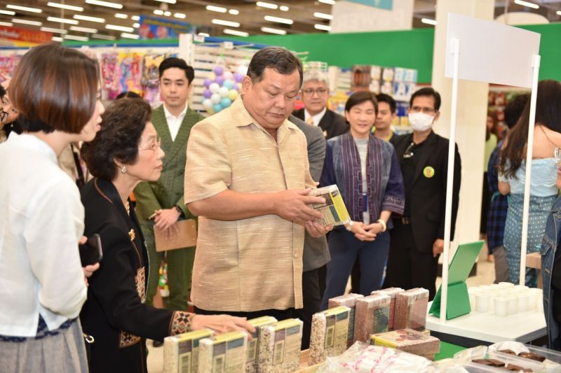 พณ.ผนึกบิ๊กซีขายข้าวถุงราคาพิเศษลดค่าครองชีพผู้บริโภค