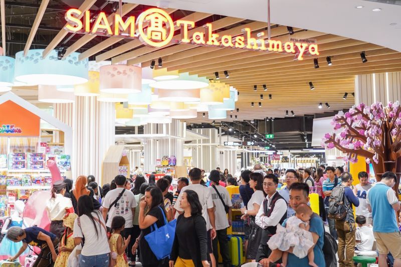 วันสุดท้าย "ไอคอนสยาม" 300แบรนด์ Sale สูงสุด80%